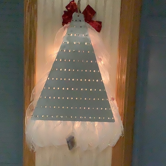 Lighted Christmas tree wall hanging in excellent condition - Picture 4 of 6